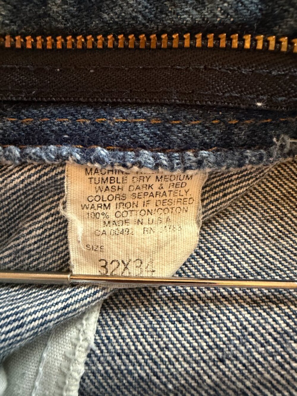 Vintage 80s or 90s Lee Jeans - Distressed/Thrashed - Made in USA - 32 x 34 - Picture 8 of 8